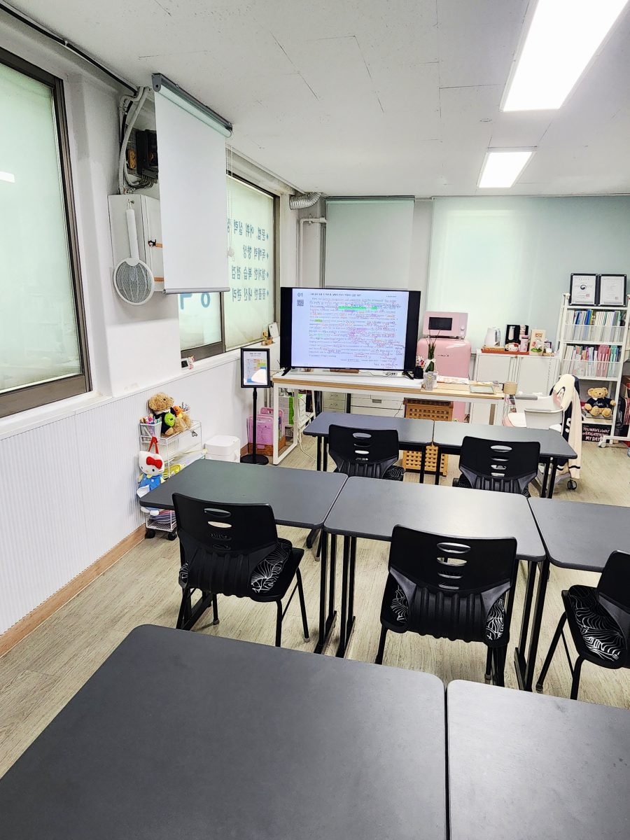 크레센영어교습소 수업 — 색깔별 지문 분석 필기로 학습 과정을 시각화